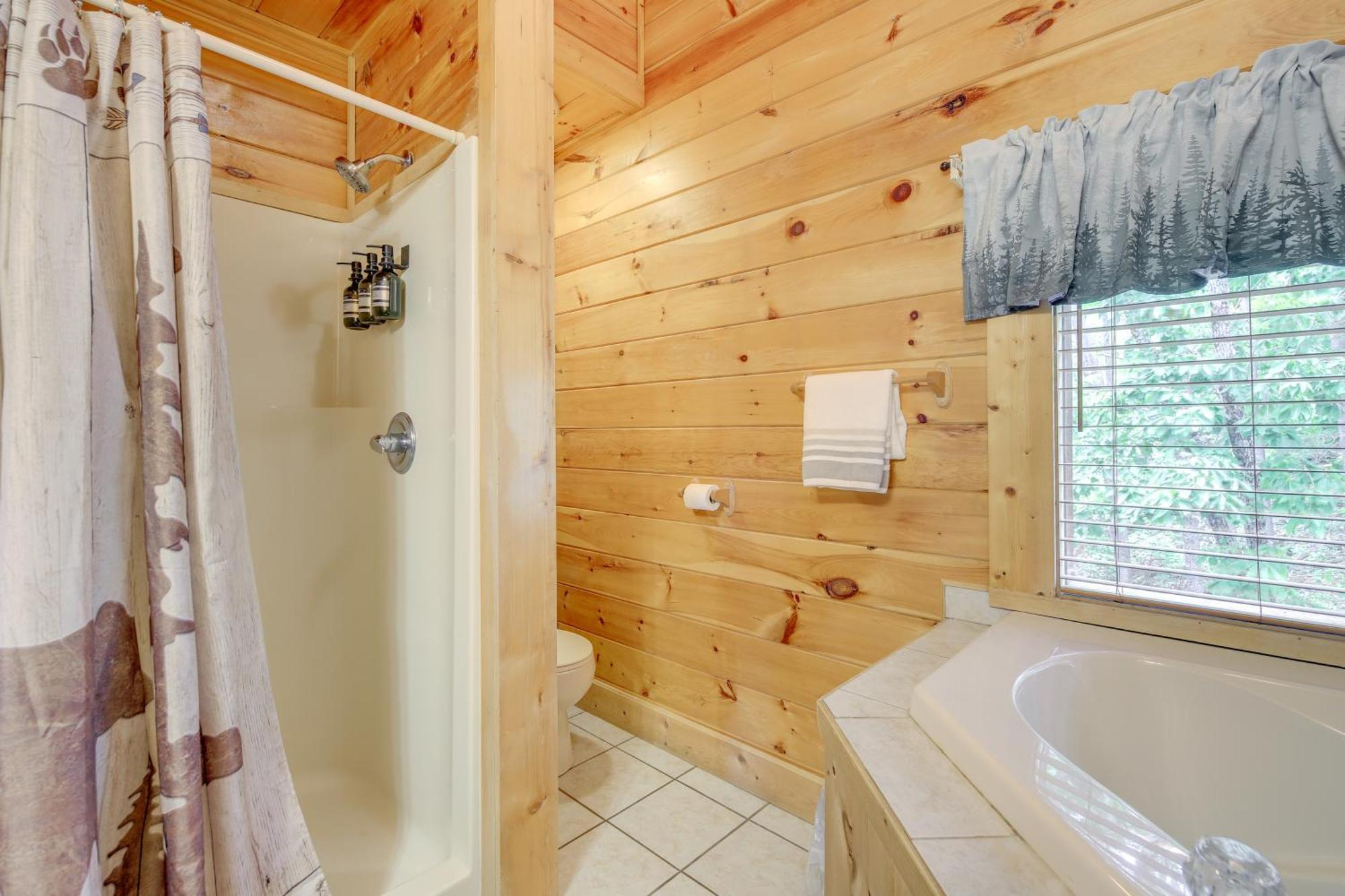 Sevierville Cabin With Deck Minutes To Pigeon Forge Eksteriør billede