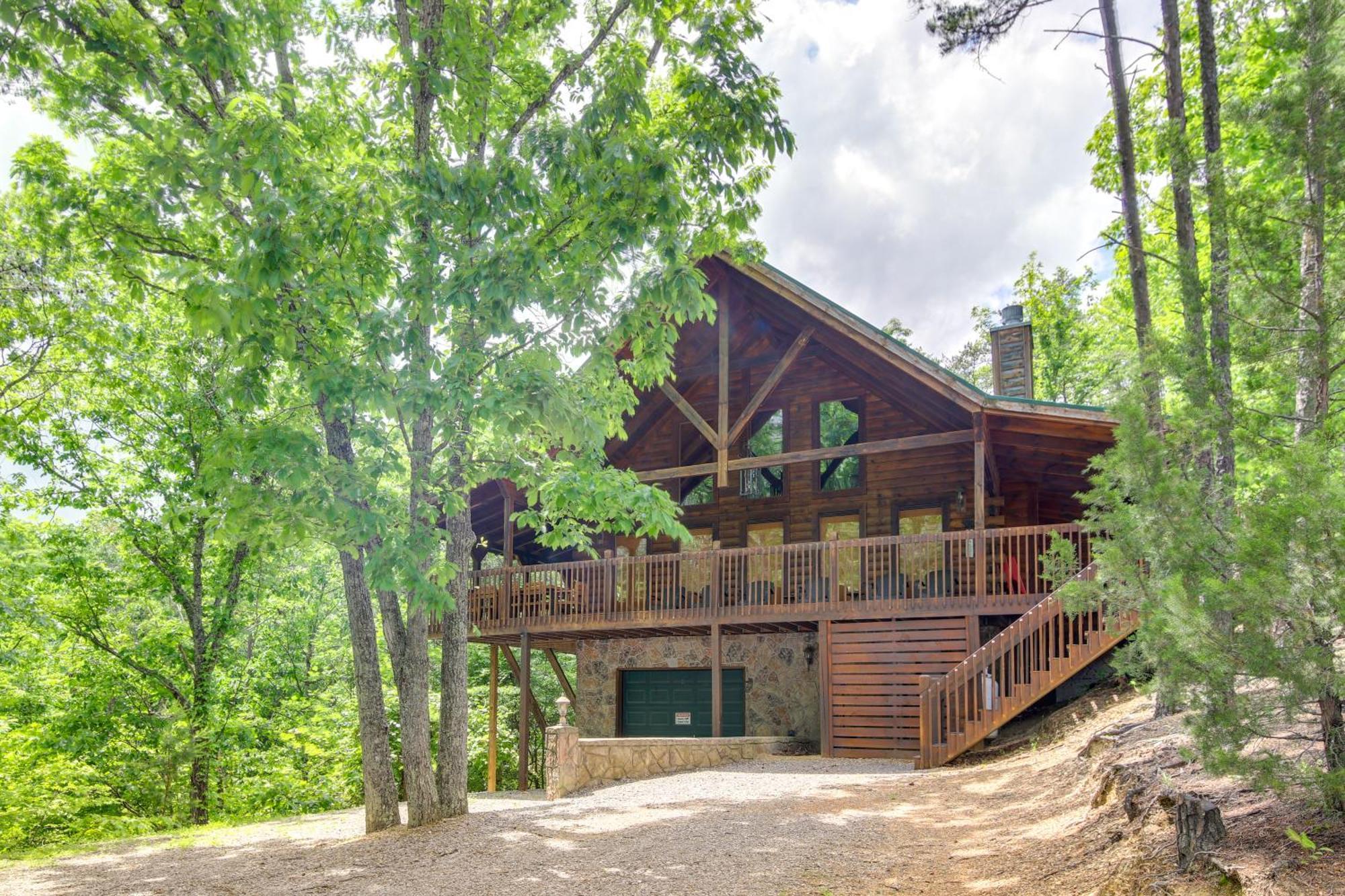 Sevierville Cabin With Deck Minutes To Pigeon Forge Eksteriør billede