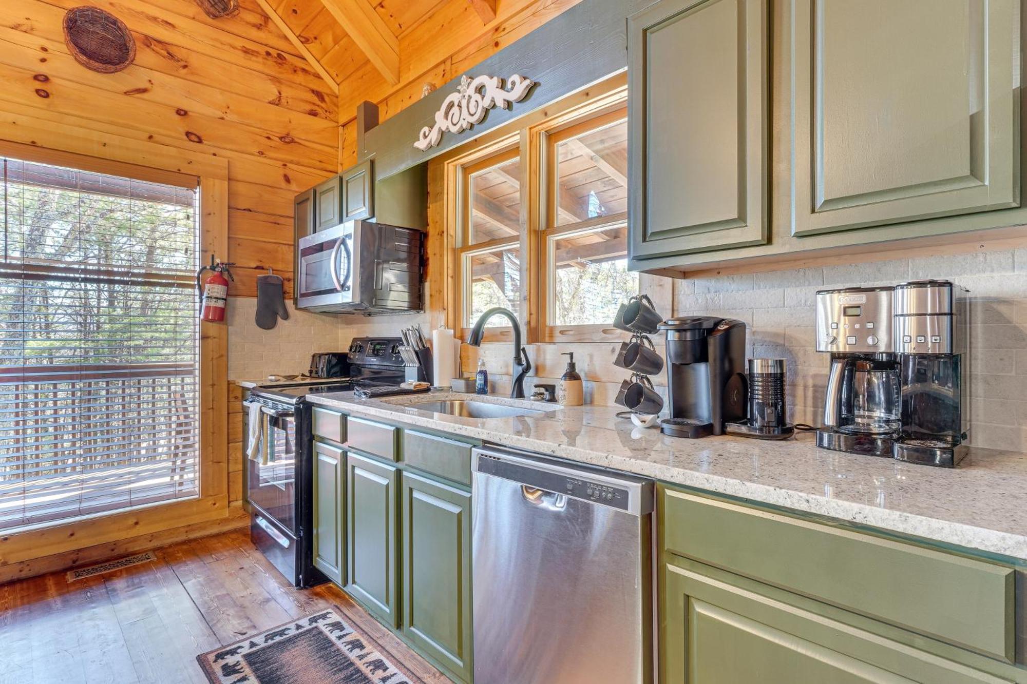 Sevierville Cabin With Deck Minutes To Pigeon Forge Eksteriør billede