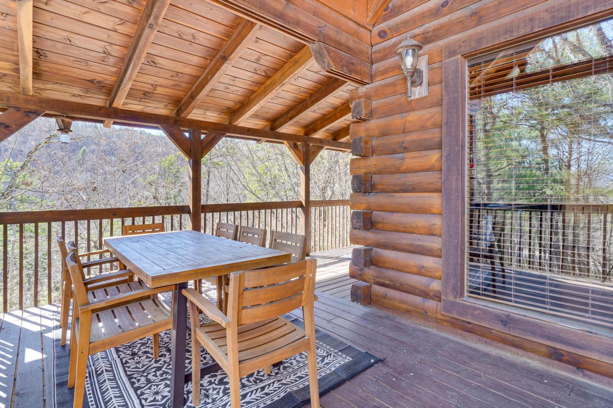Sevierville Cabin With Deck Minutes To Pigeon Forge Eksteriør billede